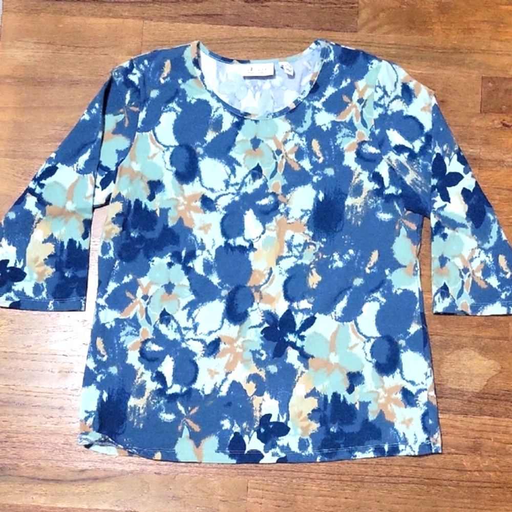 🔵3/$13 D&co Blouse